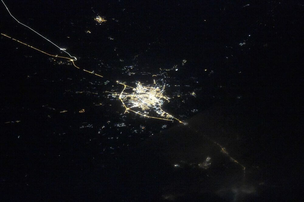 Владивосток. Города России ночью - вид из космоса (МКС) Владивосток. Города России ночью - вид из космоса (МКС)