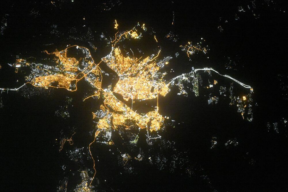 Иркутск. Города России ночью - вид из космоса (МКС) Иркутск. Города России ночью - вид из космоса (МКС)