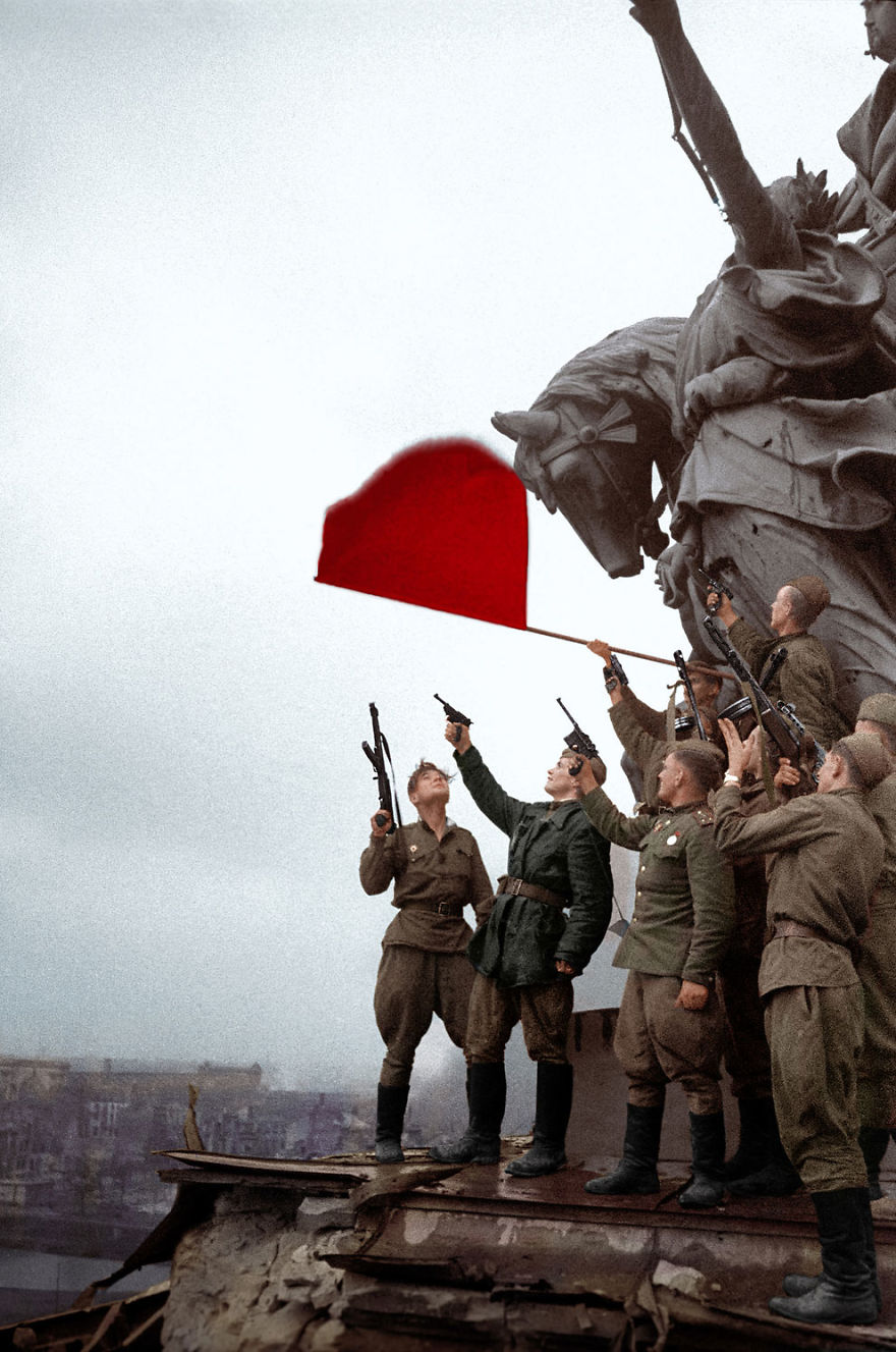 Совесткие солдаты в Берлине 1945 г. Совесткие солдаты в Берлине 1945 г.