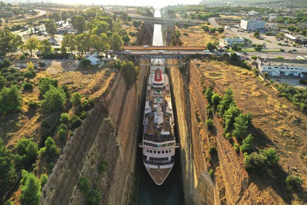 Коринфский канал (Corinth Canal) - один из самых дорогих каналов Коринфский канал (Corinth Canal) - один из самых дорогих каналов