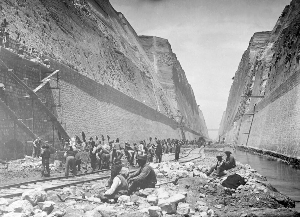 Коринфский канал (Corinth Canal) - один из самых дорогих каналов Коринфский канал (Corinth Canal) - один из самых дорогих каналов