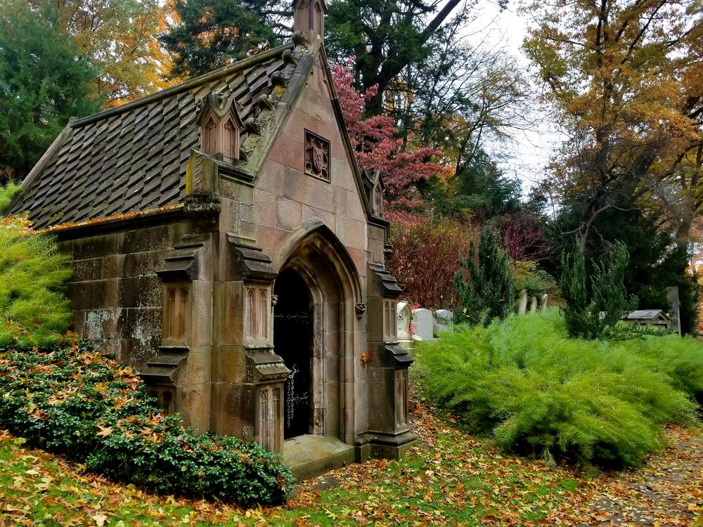 Кладбище Auburn, Массачусетс. Самые дорогие кладбища в мире (The most expensive cemeteries in the world) Кладбище Auburn, Массачусетс. Самые дорогие кладбища в мире (The most expensive cemeteries in the world)