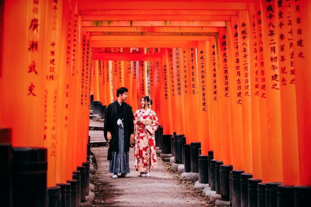 Храм Фусими Инари (Fushimi Inari Shrine) Храм Фусими Инари (Fushimi Inari Shrine)