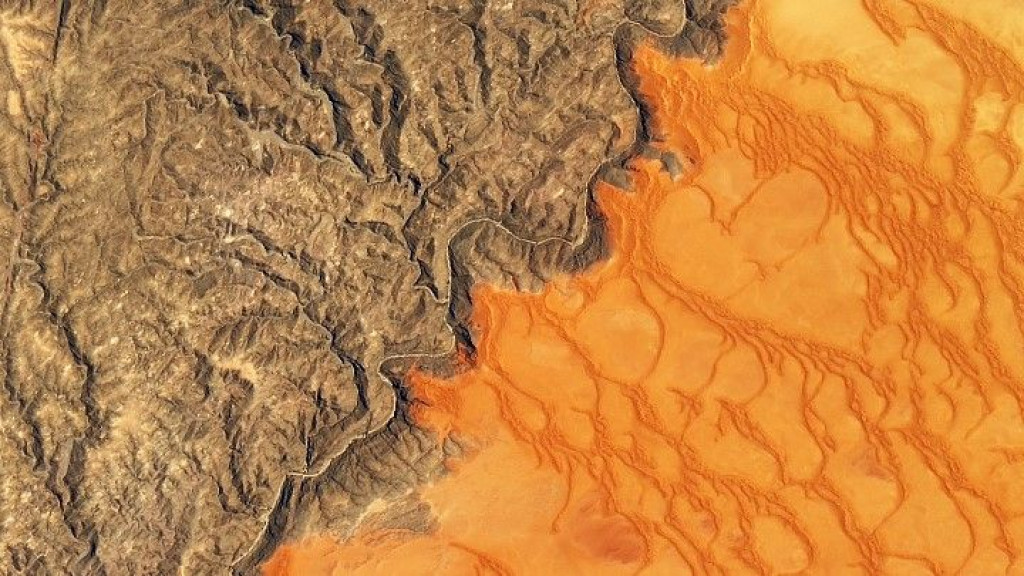 10 необычных снимков Земли, сделанных спутниками Landsat 10 необычных снимков Земли, сделанных спутниками Landsat