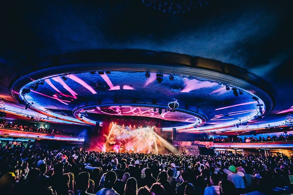 Hollywood Palladium - популярный на весь мир концертный зал в Голливуде Hollywood Palladium - популярный на весь мир концертный зал в Голливуде
