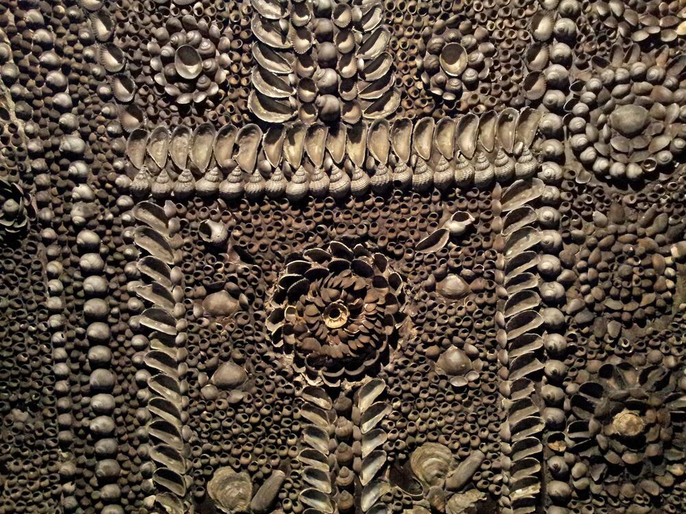 Грот ракушек (Shell Grotto) – интригующая достопримечательность Великобритании Грот ракушек (Shell Grotto) – интригующая достопримечательность Великобритании