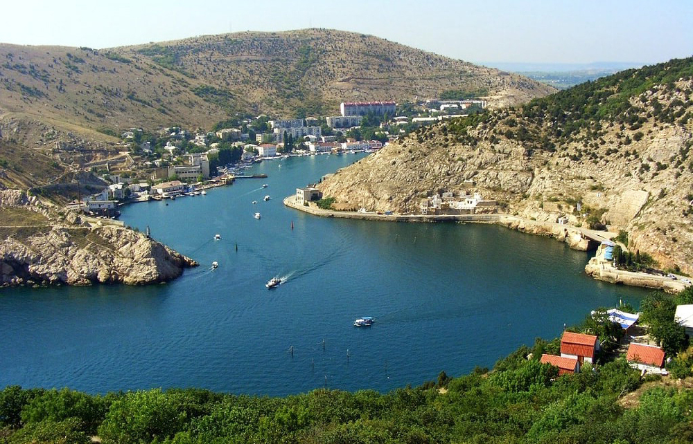 Памятник затопленным кораблям Памятник затопленным кораблям