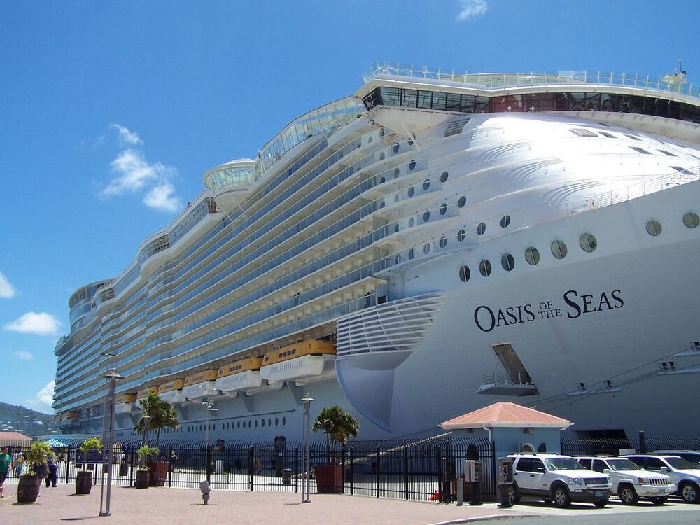 Royal Caribbean Oasis of the Seas (Топ 15 Самые большие круизные лайнеры) Royal Caribbean Oasis of the Seas (Топ 15 Самые большие круизные лайнеры)
