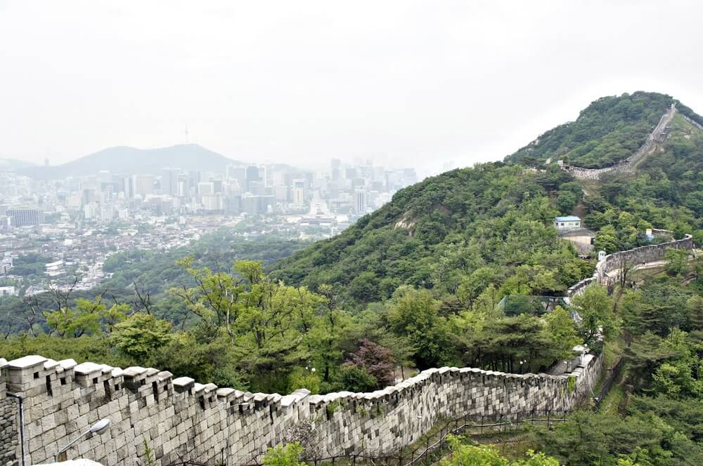 Деревня Букчон Ханок / Bukchon Hanok Village Деревня Букчон Ханок / Bukchon Hanok Village