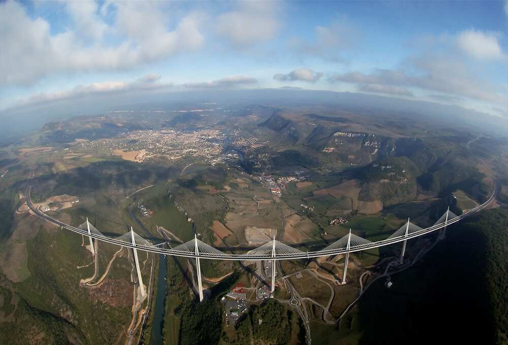 Мост Миллау (Millau Viaduct) — самый высокий мост в мире Мост Миллау (Millau Viaduct) — самый высокий мост в мире