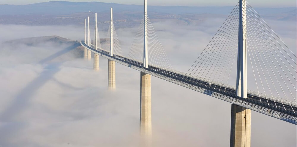 Мост Миллау (Millau Viaduct) — самый высокий мост в мире Мост Миллау (Millau Viaduct) — самый высокий мост в мире